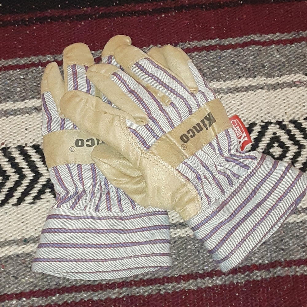 Kids work gloves